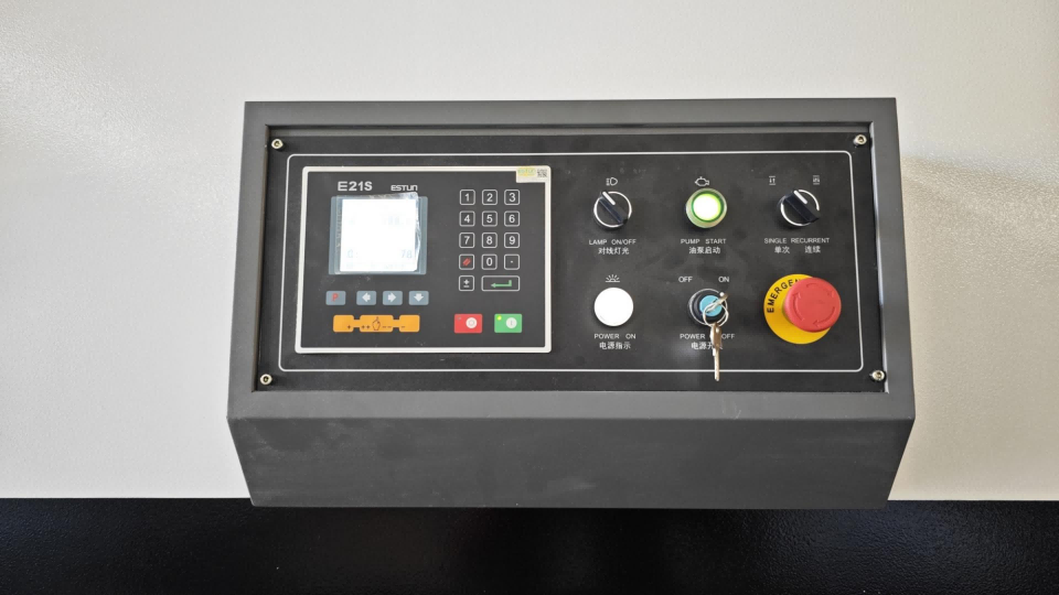 Estun E21S Control Unit.png