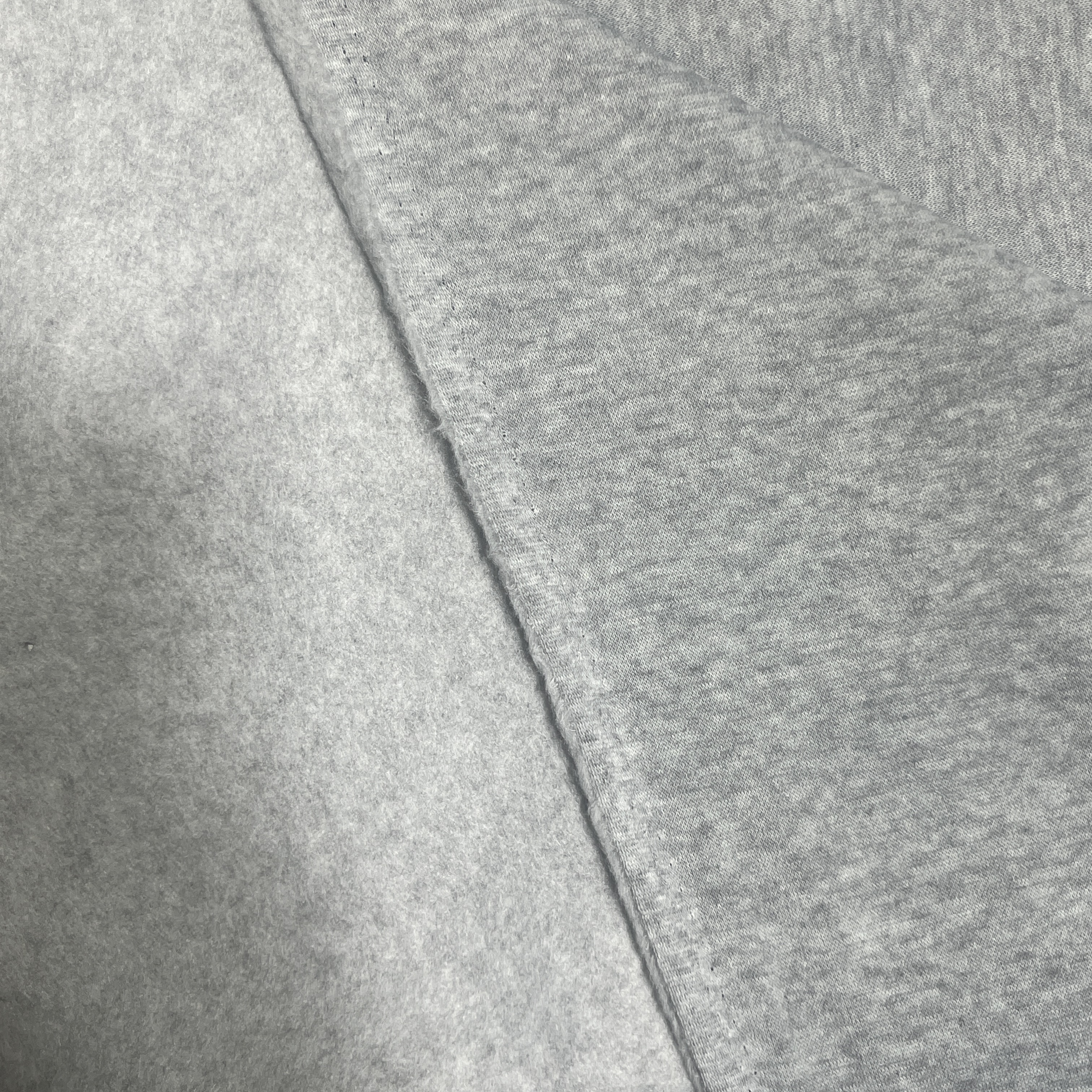 Forbliv stilfult og varmt med hvide polarfleece-tilhøringer