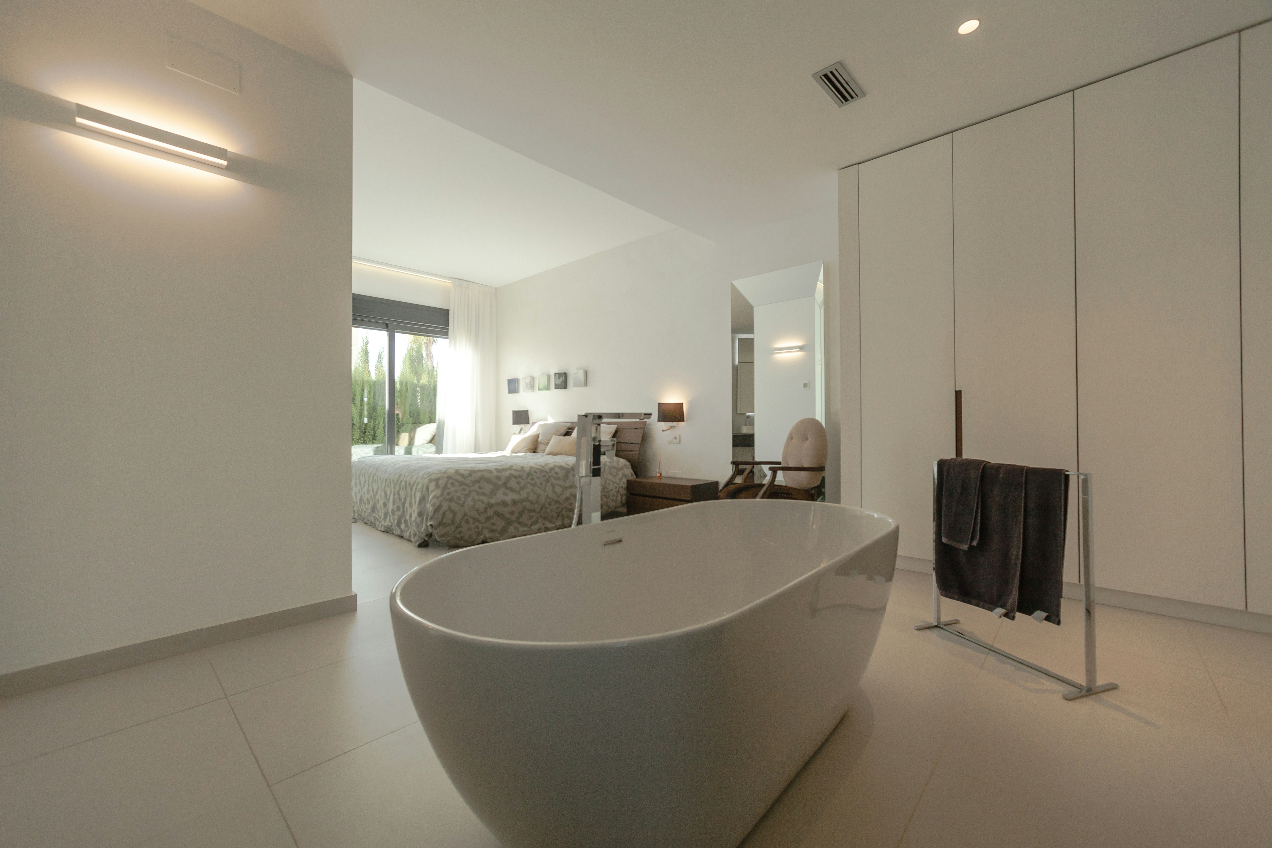 Do Antimicrobial Bath Mats Really Work? The Truth About their Hygiene Claims