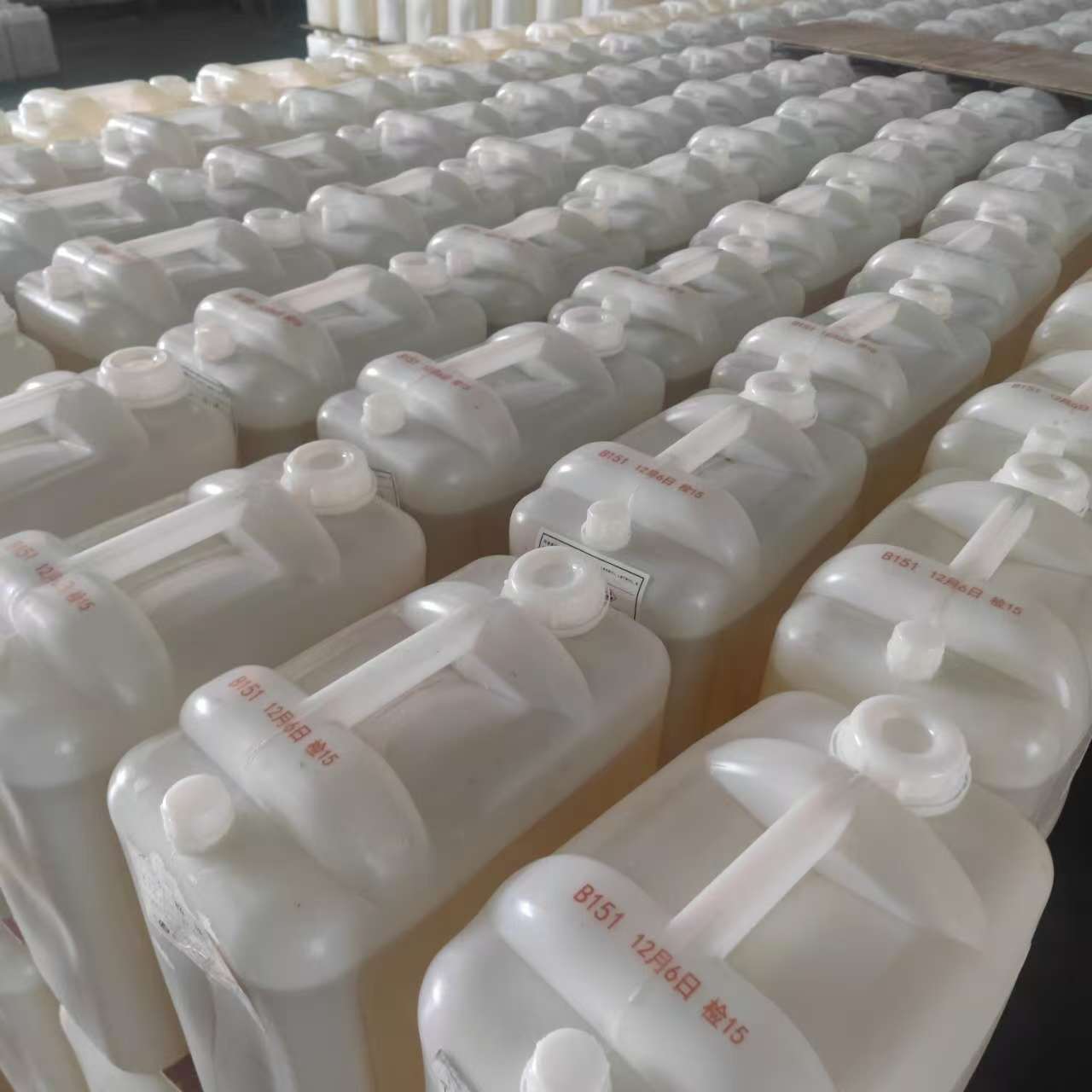 STAPLE GLUE B151