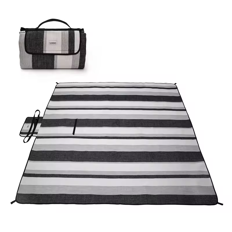 Foldaway picnic rug