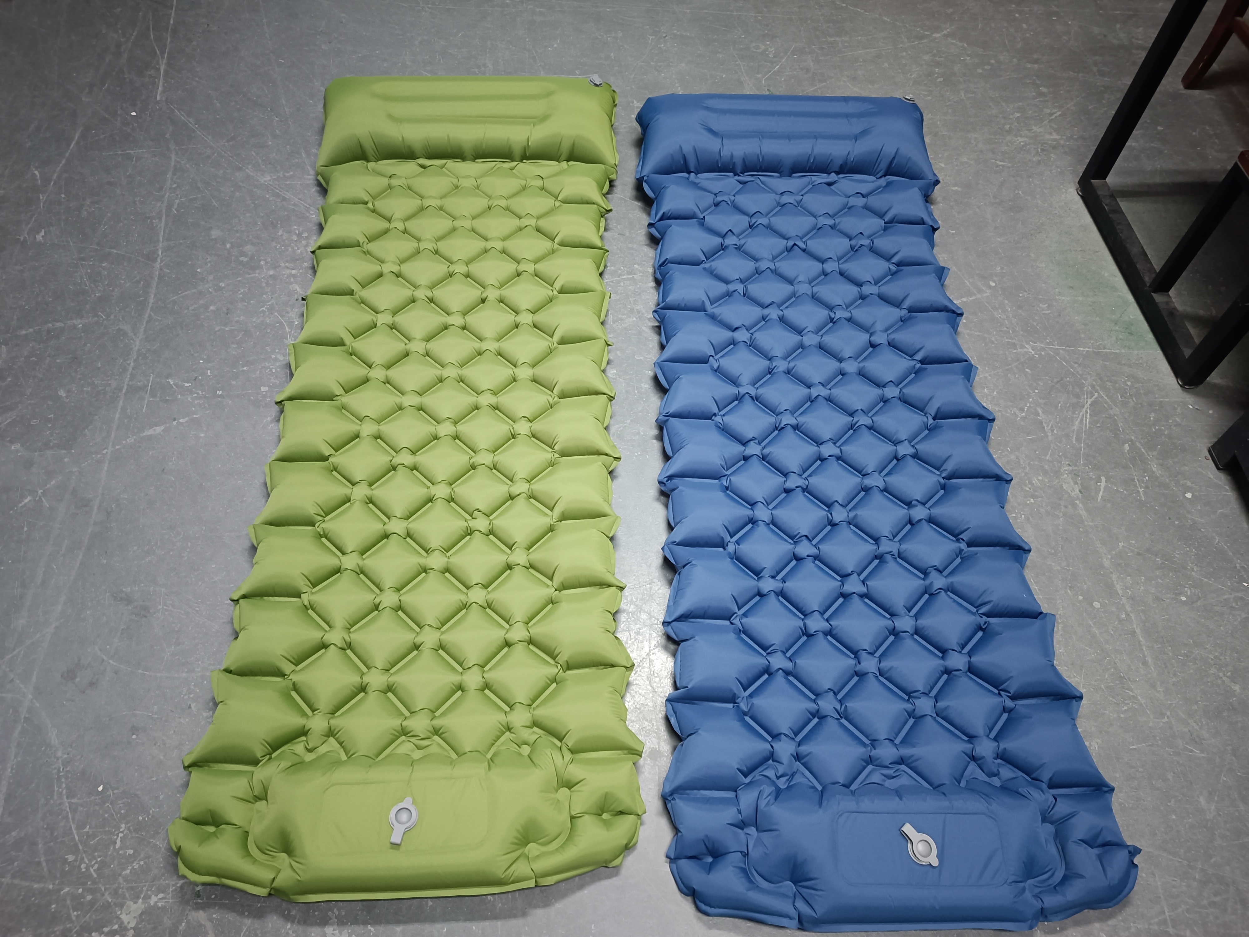 Quadrilateral Wide and Thick Inflatable Mattress manufacture
