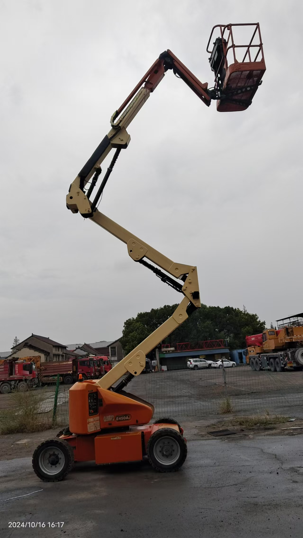 Vores førende elevationsplatforme giver dig mulighed for at øge produktiviteten og sikkerheden.