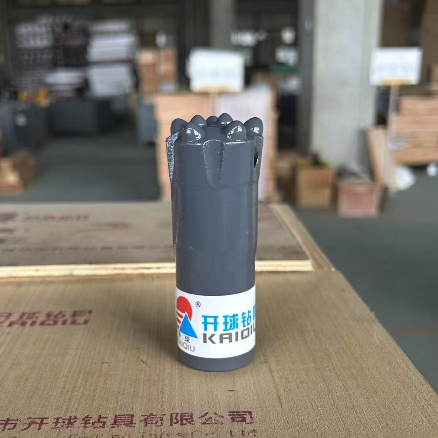 पेशेवरों और DIY प्रेमियों के लिए आदर्श, जो विश्वसनीय ड्रिलिंग उपकरणों की तलाश में हैं