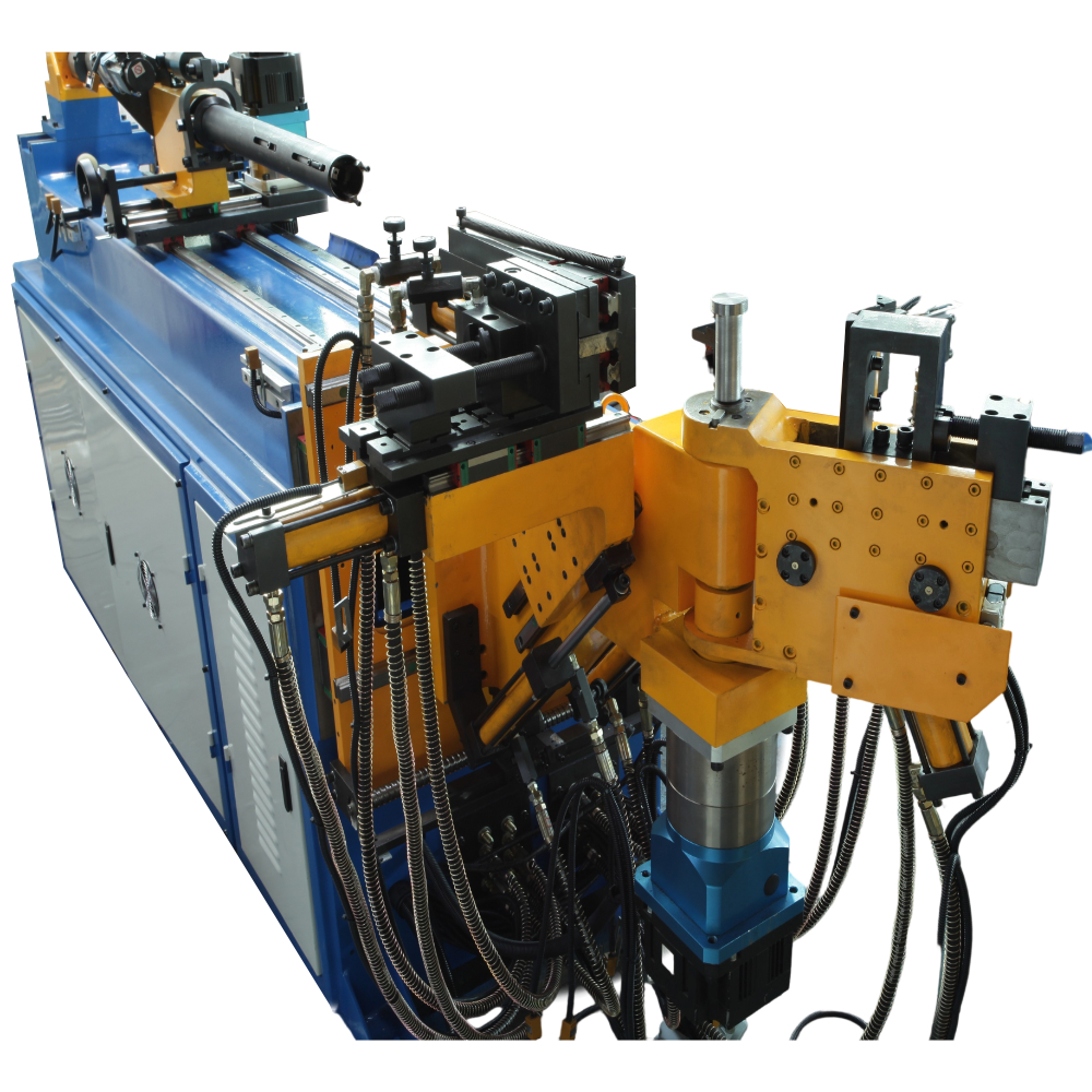 Stroj za proizvodnjo avtomobilskih cevnih oljevin