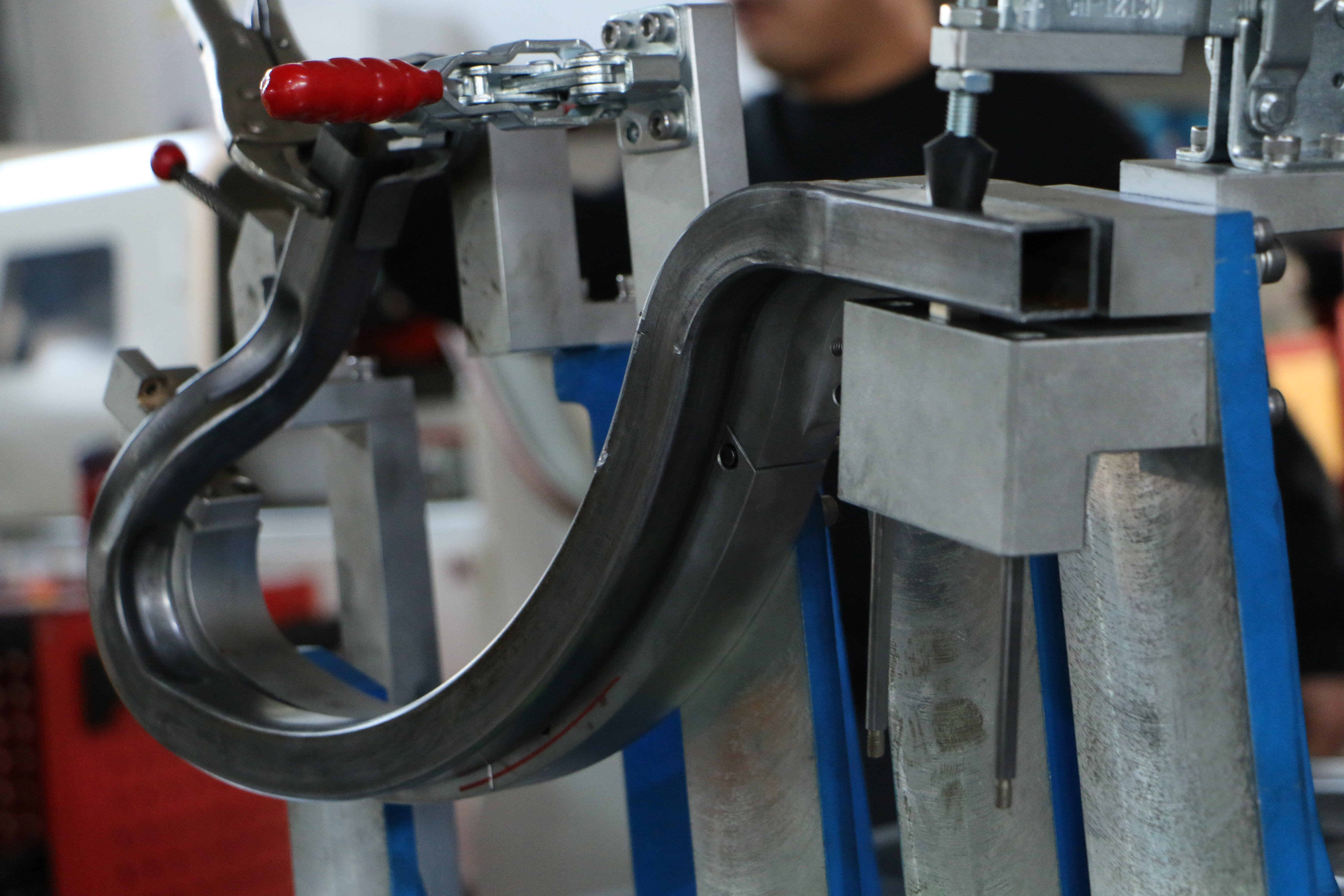 Korzyści wynikające z precyzyjnego gięcia rur.