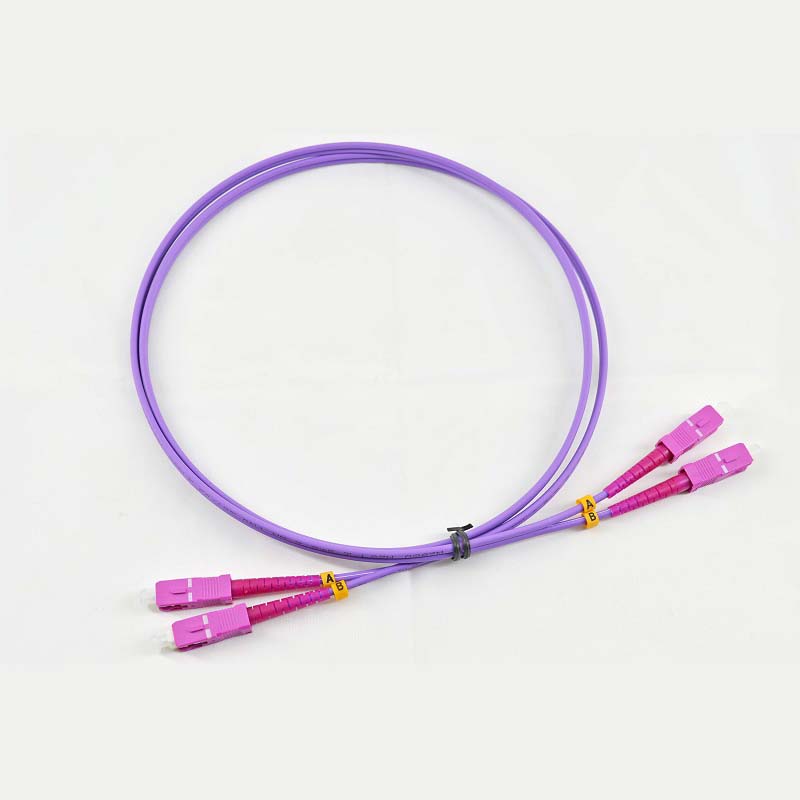 Jak łącza światłowodowe pomagają osiągnąć szybsze i bardziej niezawodne połączenia