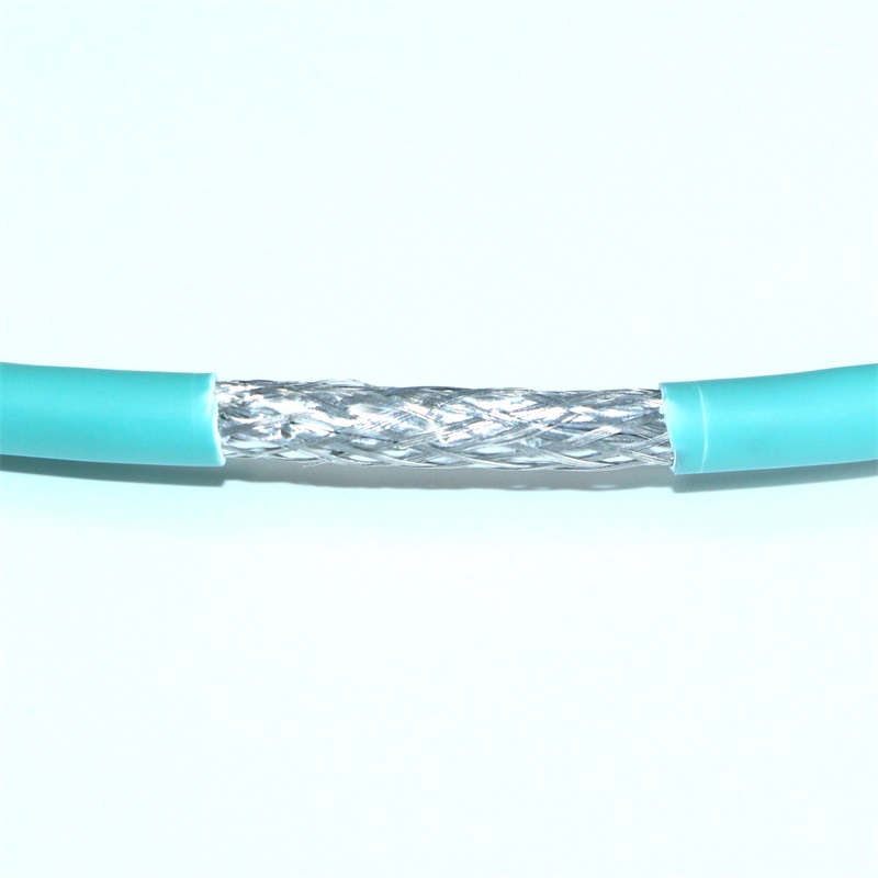 Nechte si slabé signály vyhovět s kabelem LAN délkou 50 stop, který sahá do každého kouta vašeho domova