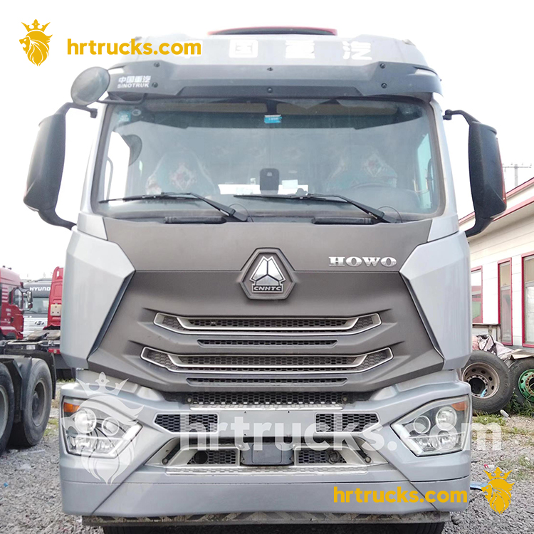 HOWO Tractor Truck  silvery 6×4-N7G