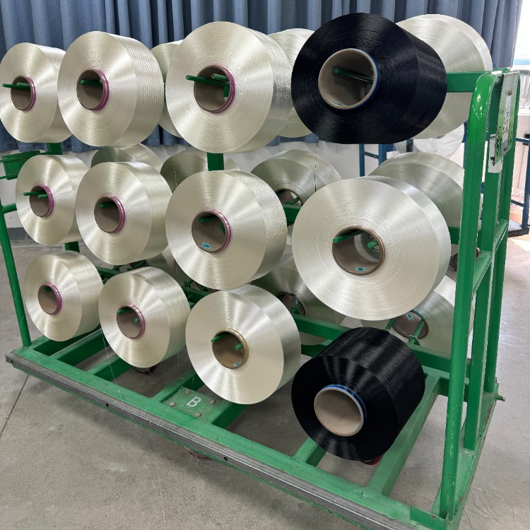 Top Recycled Polyester Yarn Suppliers for Green Manufacturing