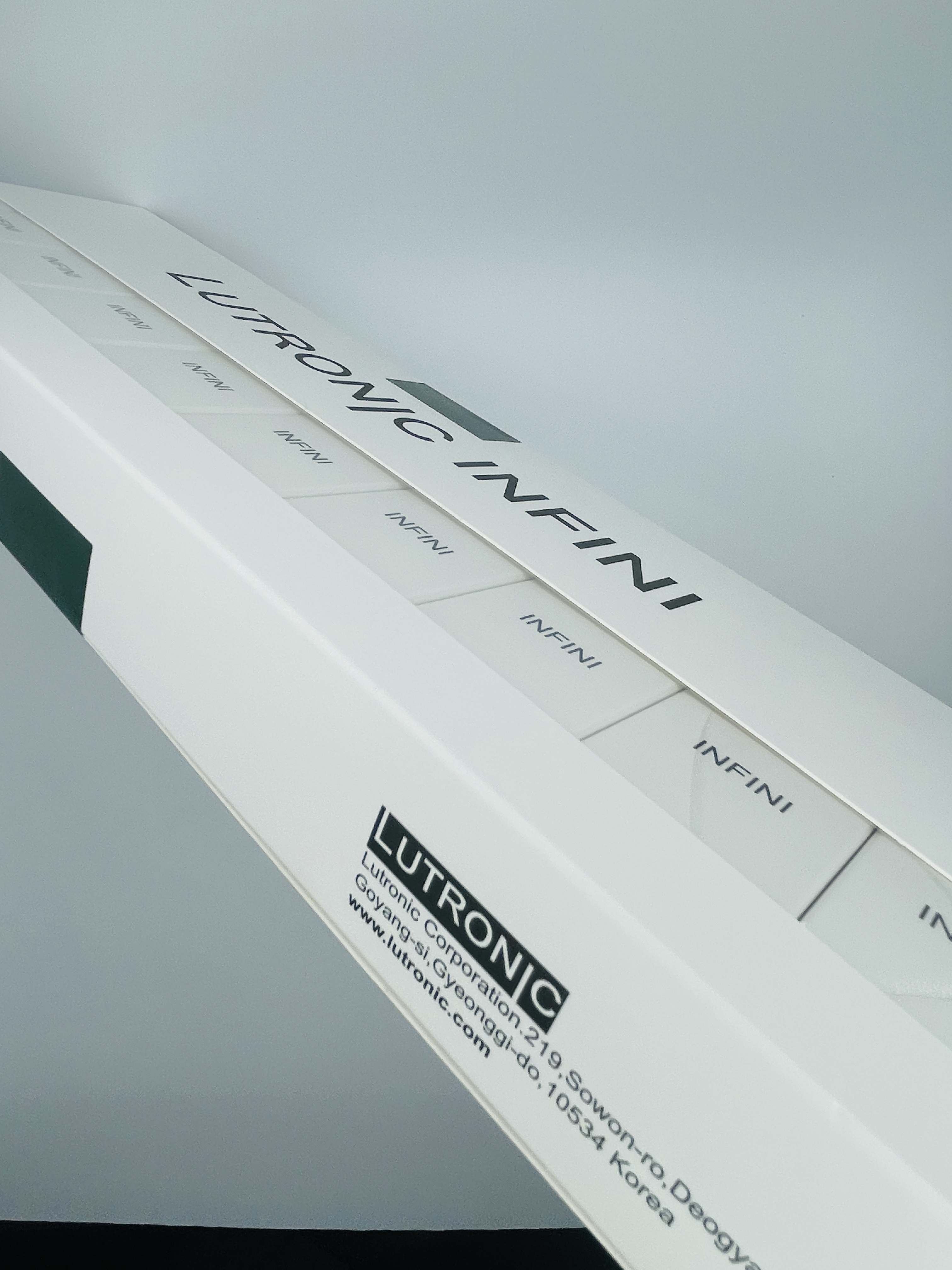 마이크로니들링 스칼렛의 과학과 그가 스트레치 마크를 줄이는 능력