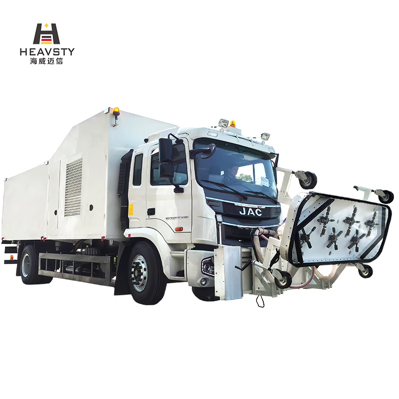 شاحنات إزالة اللصق المطاطي عالية الأداء لنظافة مدارج الطائرات باستخدام تقنية التنظيف بالماء تحت الضغط العالي