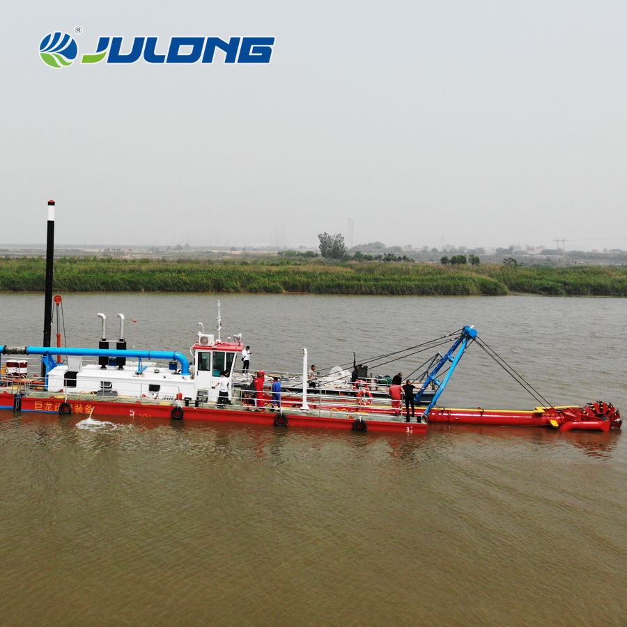 Bucket wheel suction dredger