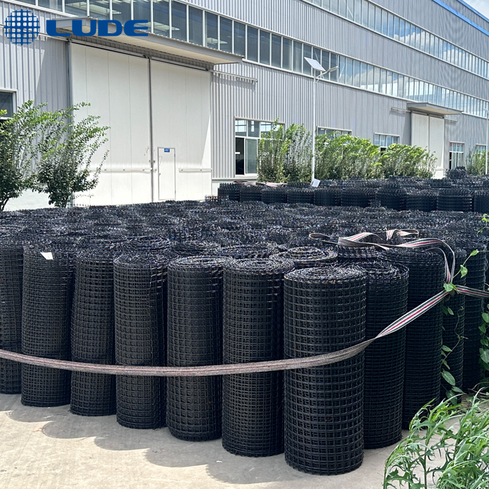 L-użu komuni tax-xibka plastika għall-karozzili