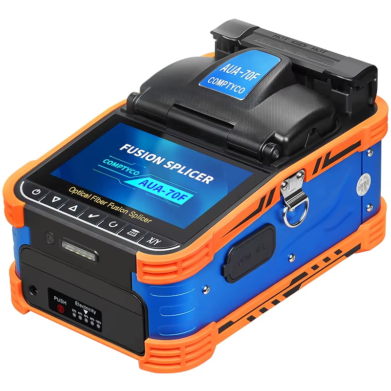 What are the key features to look for when choosing a fusion splicer?