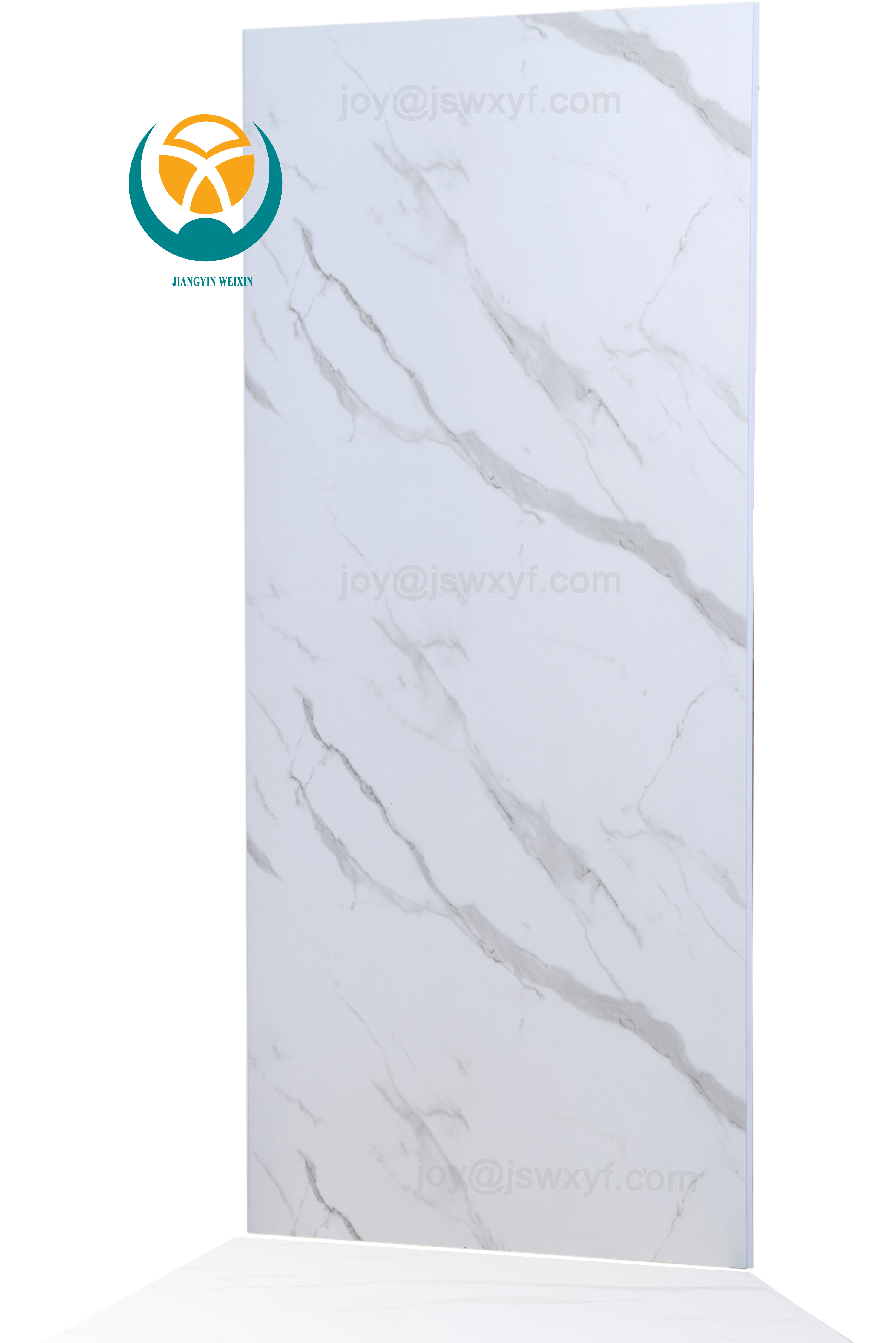 הוסיפו אלגנטיות לפרויקט שלכם באמצעות פאנלי קיר של שיש מלאכותי ריאליסטיים ועמידים