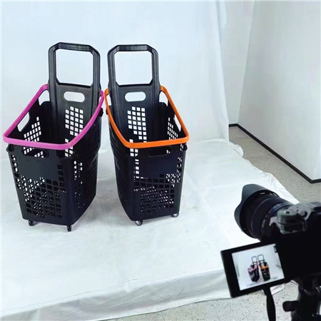 Take Photos to Promote New Style