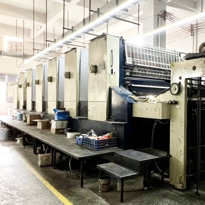 מדפסת קלפים הממוקדת באקולוגיה מובילה את מגמות האריזה הקיימות