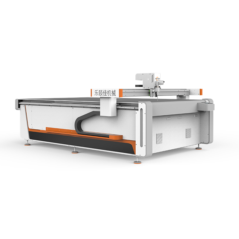 Machine de découpe de tapis de voiture