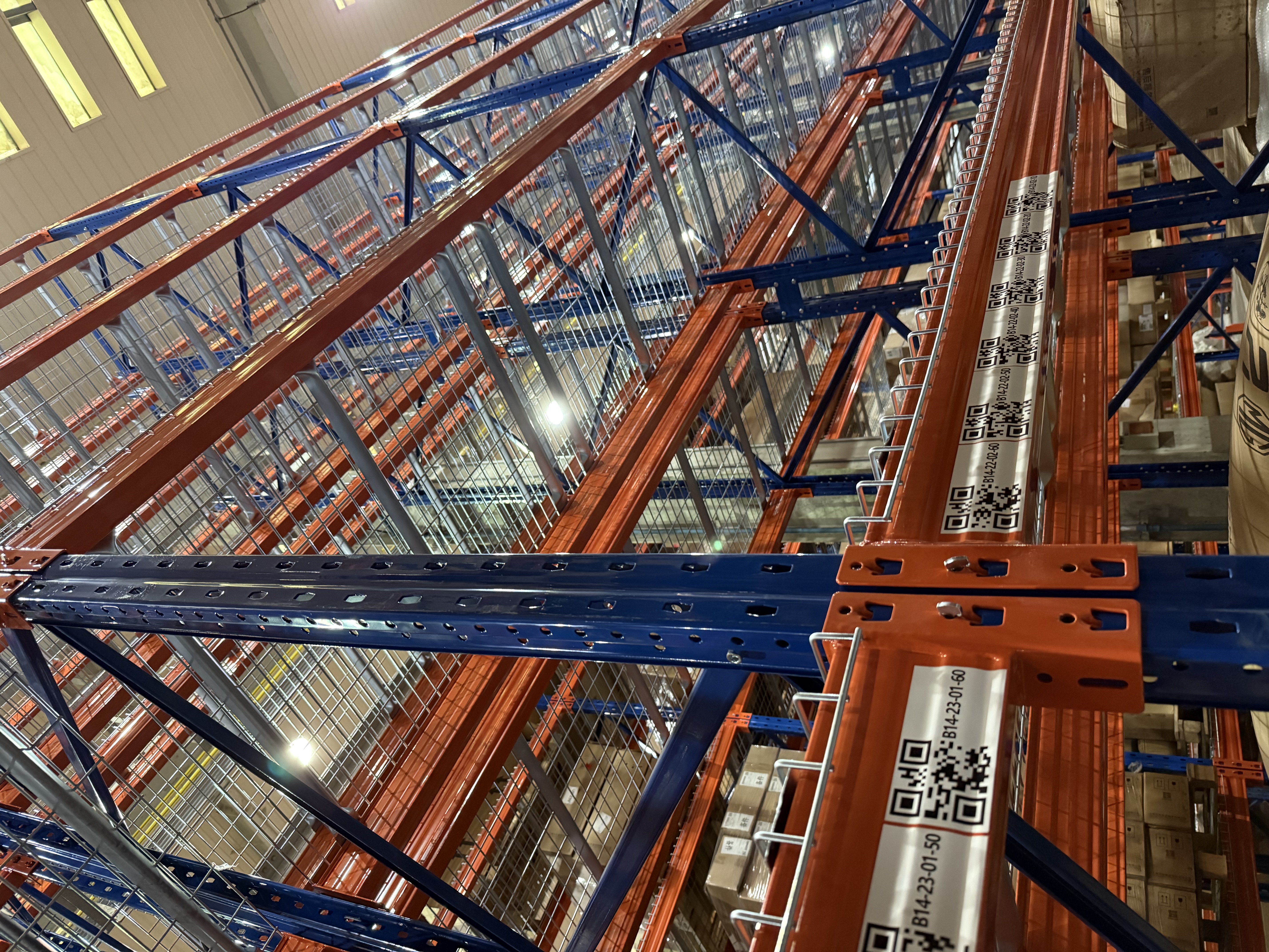 Hoogsterkte stalen rekken gebouwd voor zware industriële toepassingen