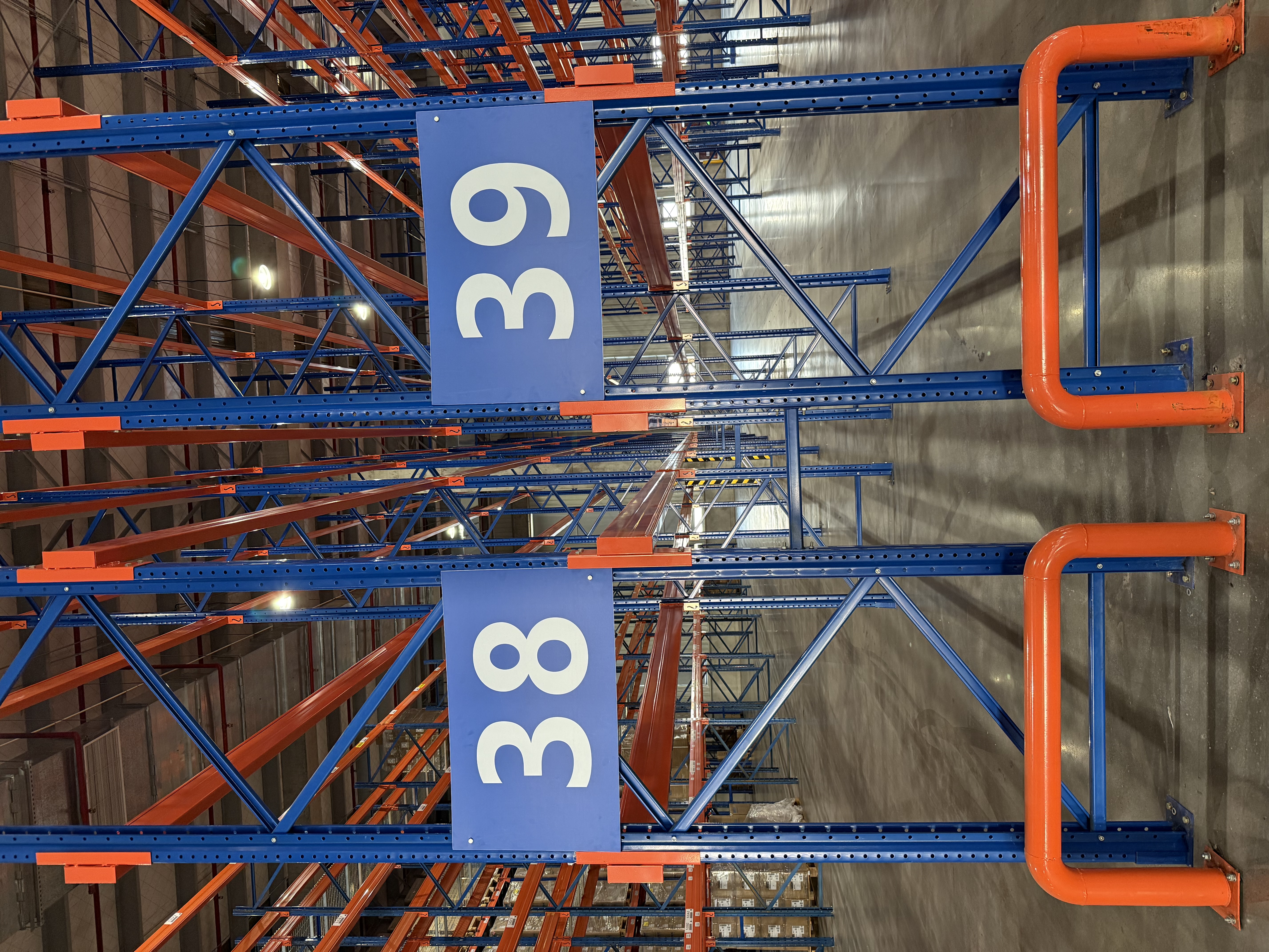 Optimisez vos opérations avec des systèmes de rayonnage industriels personnalisables