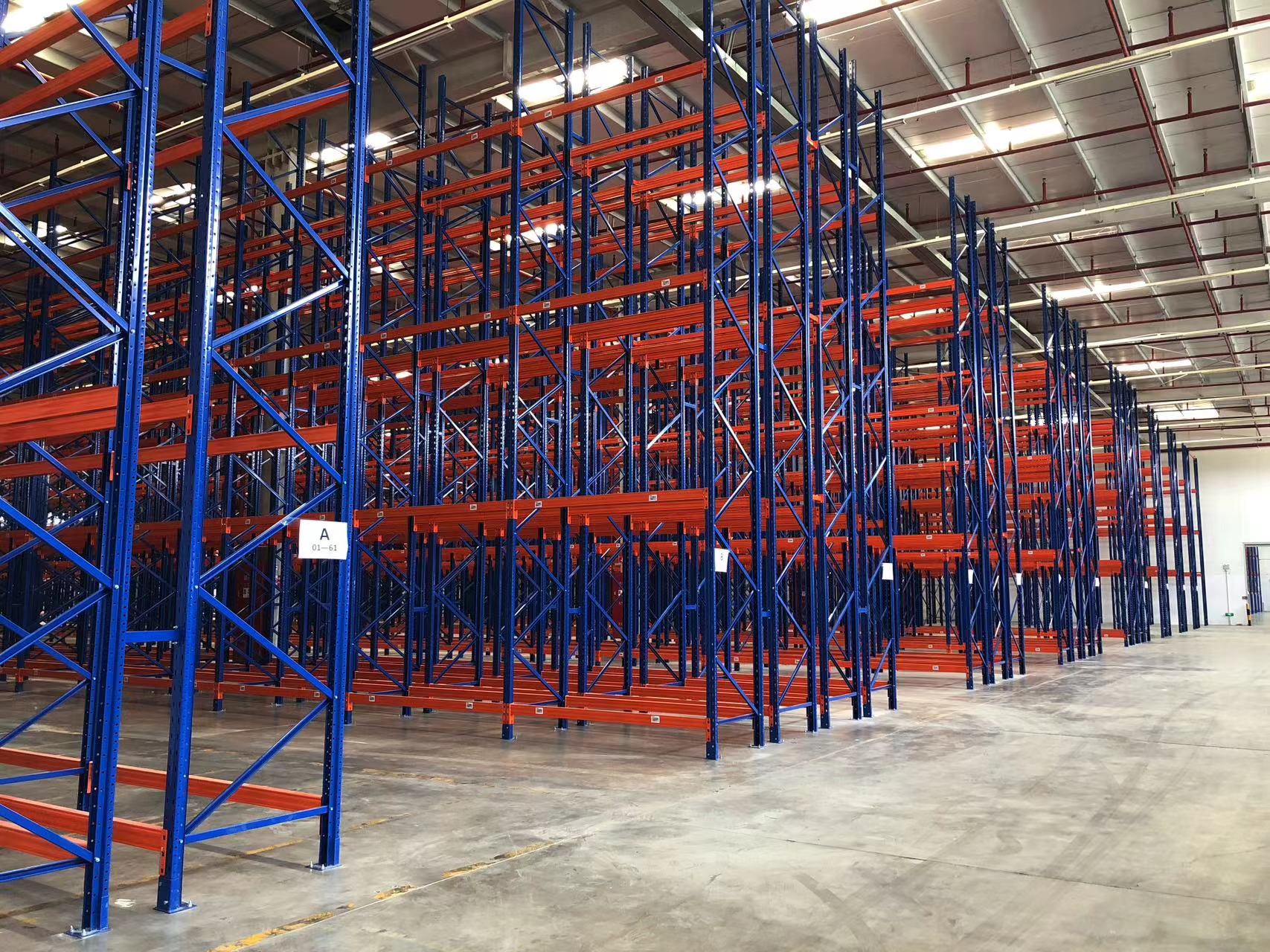 더블 딥 랙킹 솔루션으로 창고 공간 최적화하기