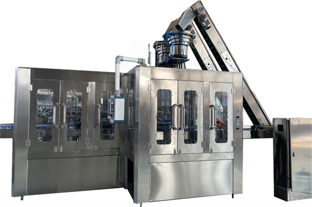 Machine de remplissage de boissons gazeuses