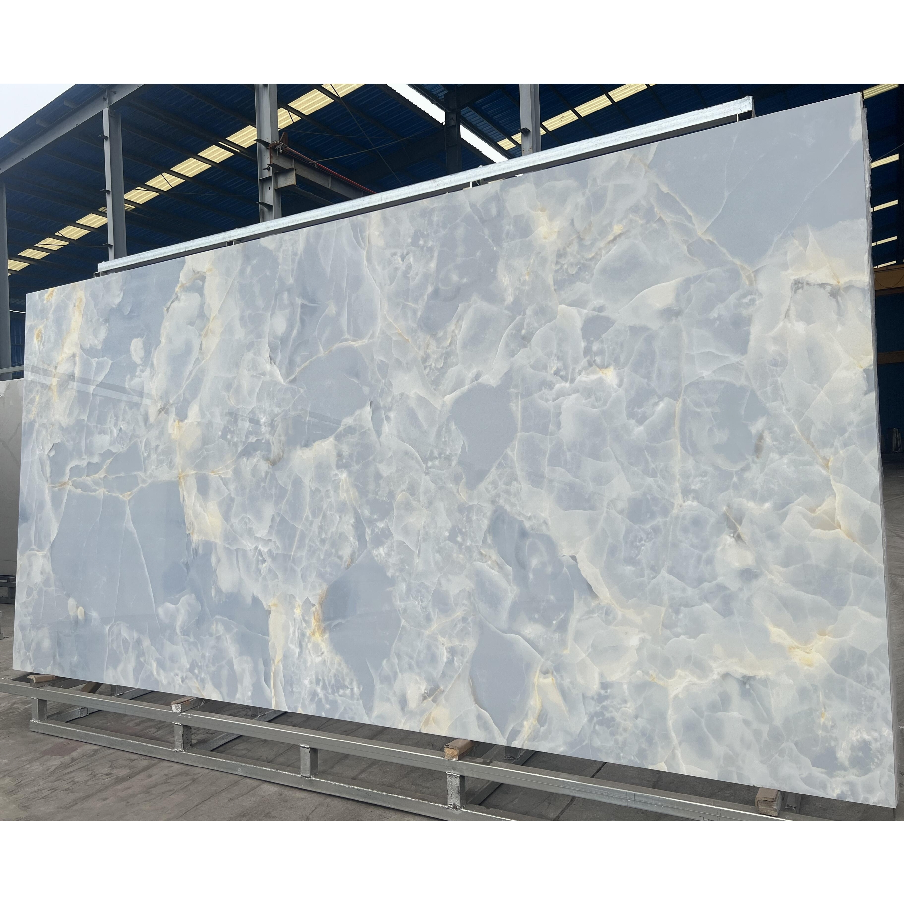 تصنيع الحجر المتقدم: الحجر المسintered الاستثنائي يخلق إمكانيات جديدة لتصميمات المطابخ