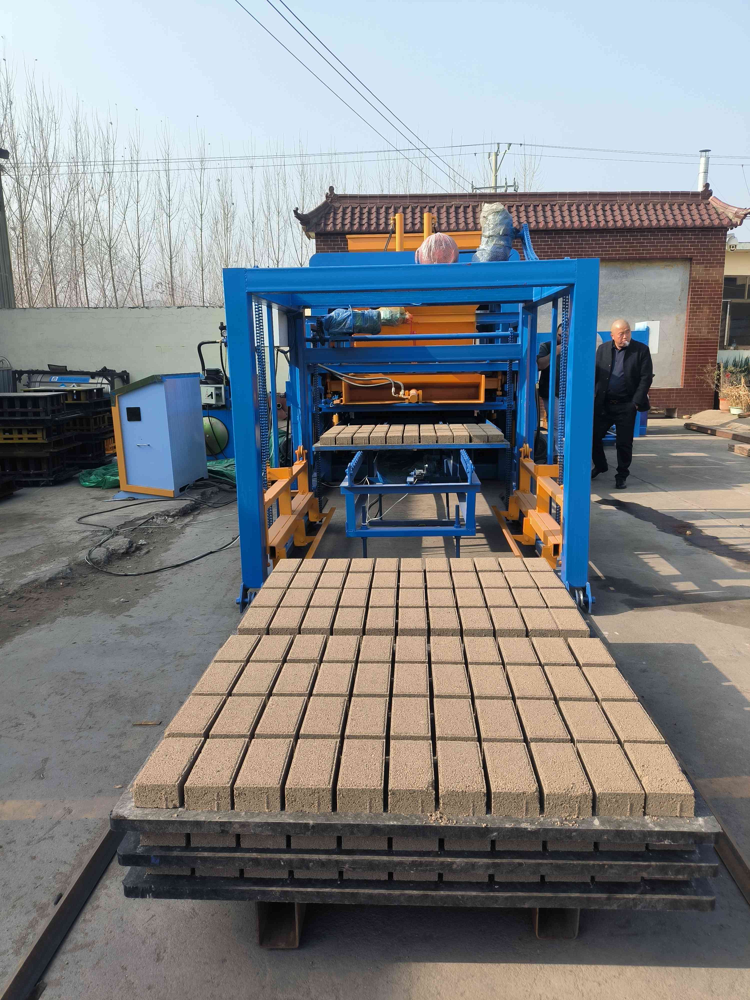 fully automatic block machine 3.jpg
