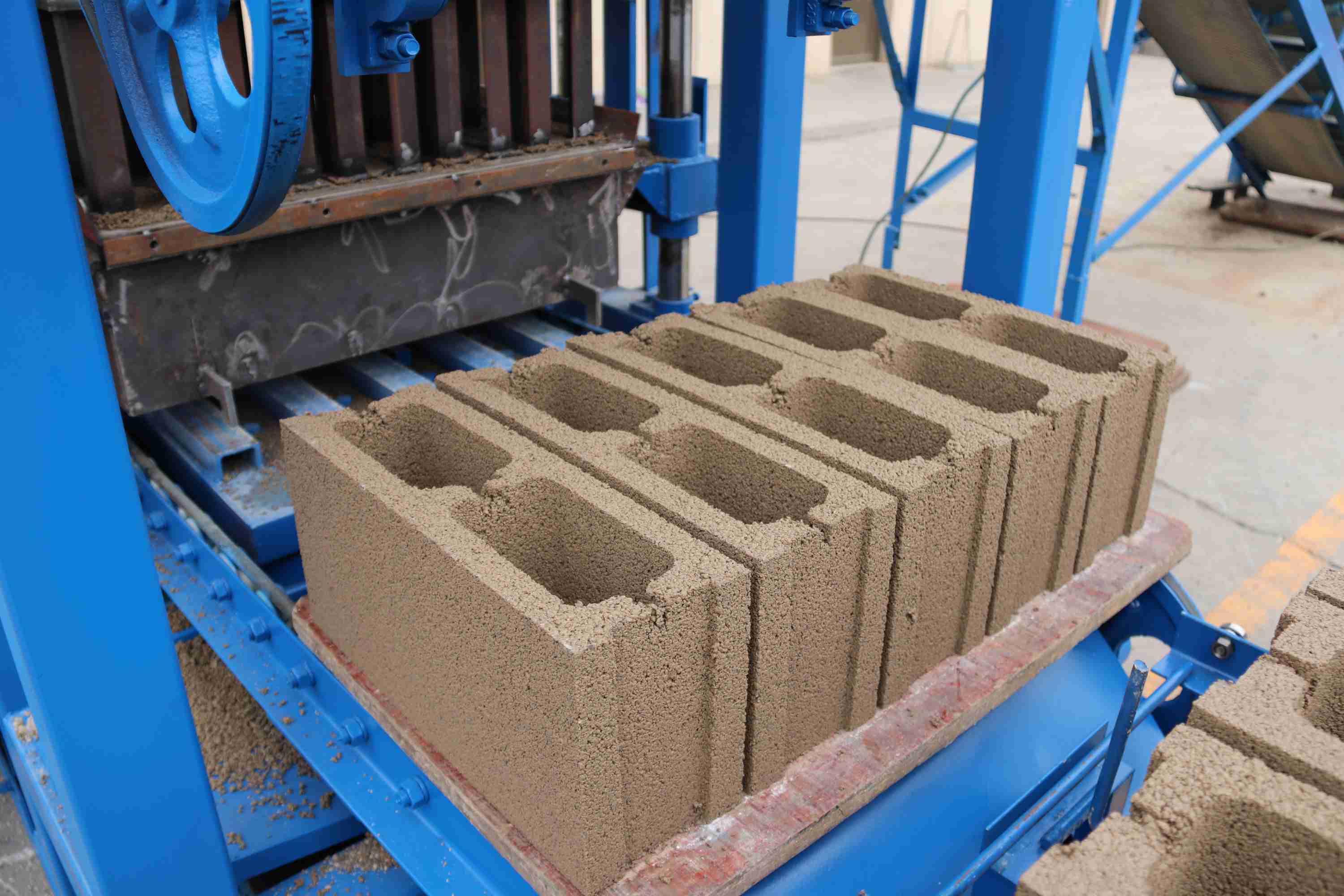 semi automatic block machine46(39b444edef).jpg