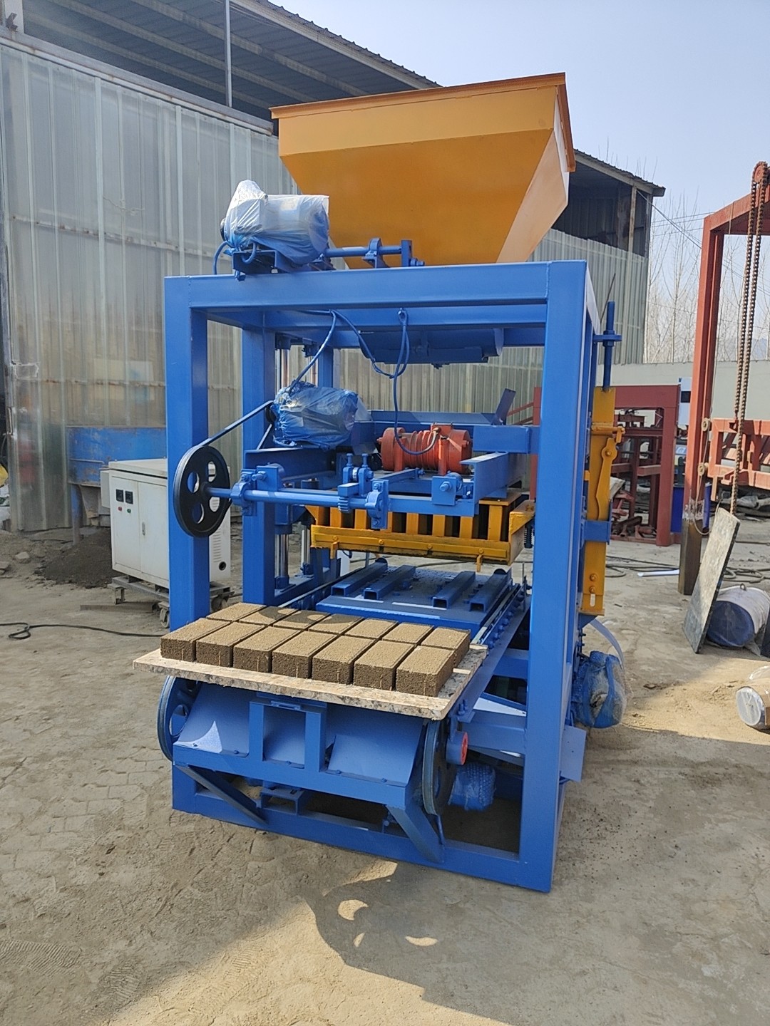 semi automatic block machine16.jpg