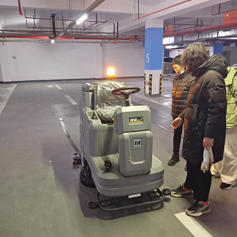 Универзалан и једноставан за употребу електрични пралац за под за све површине