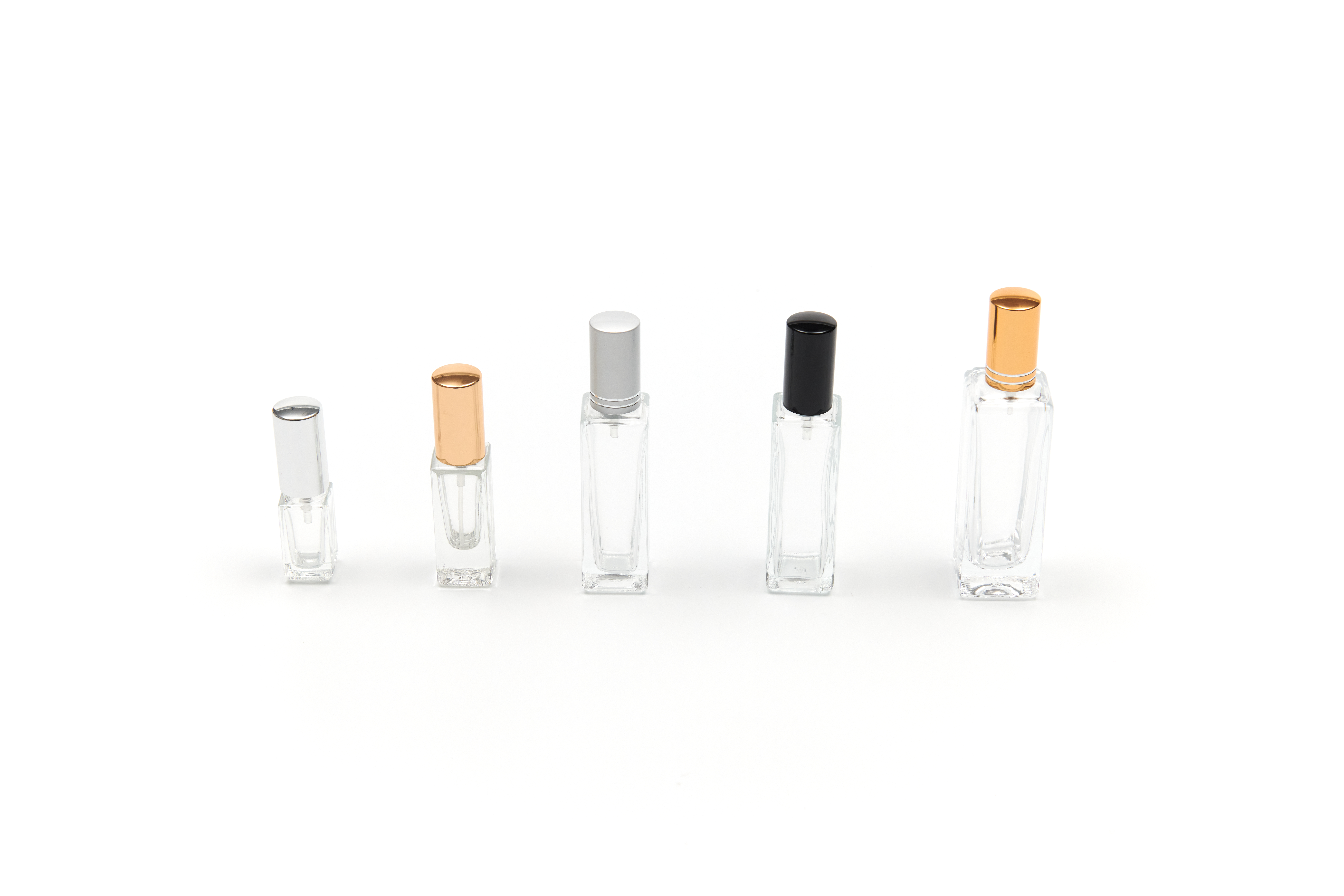 Jak perfumy w butelkach o pojemności 50 ml porównać się do większych rozmiarów?
