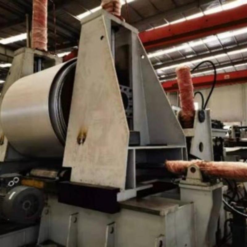 كيف يمكن لآلات تشكيل أنابيب حلزونية مخصصة أن تغيّر عملك بشكل ثوري