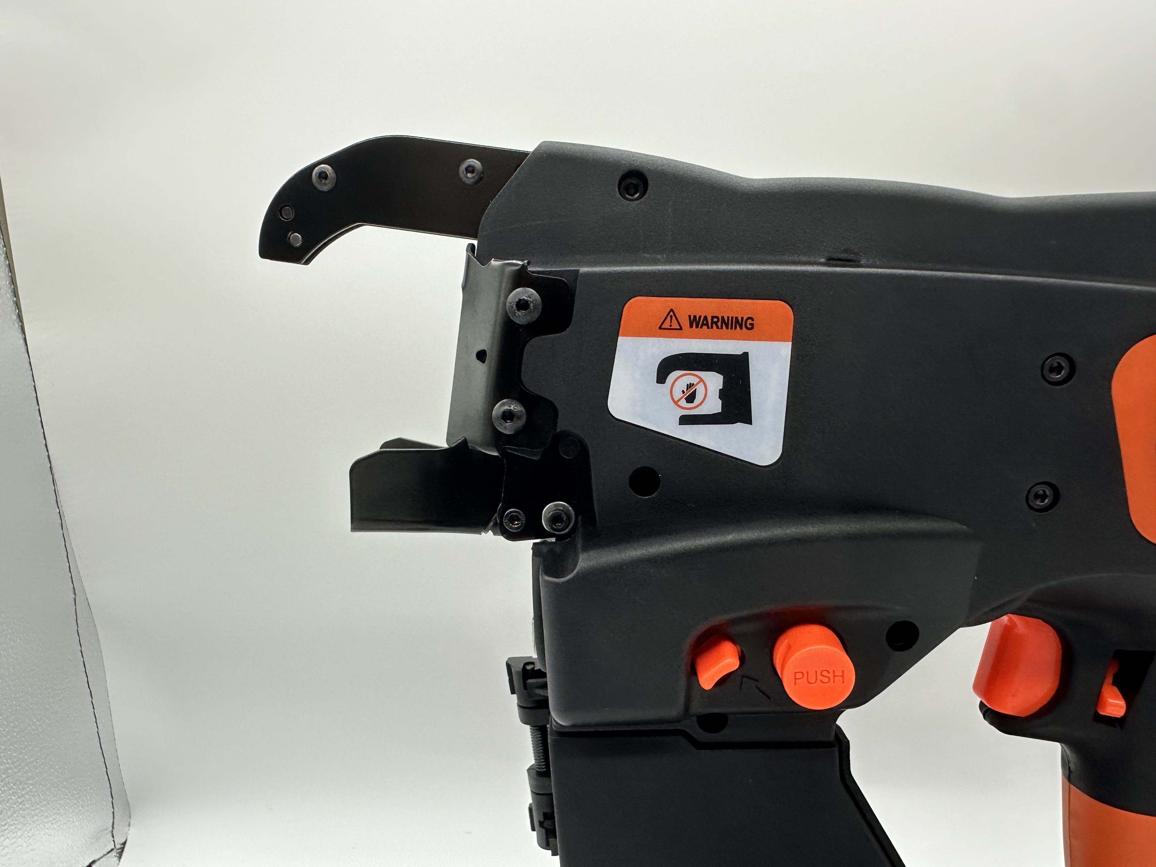 Déan an obair go tapa agus gan stró le gún ceangail wire proifisiúnta rebar