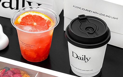 أكواب المشروبات الساخنة والباردة