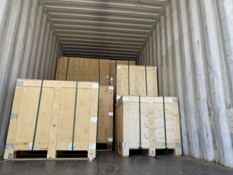Industrial Greenhouse Fans Downblast Fans Loading into Containers