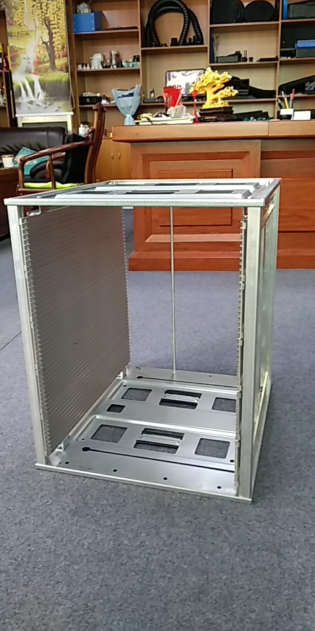 Jak fartuchy ESD mogą poprawić środowisko pracy?