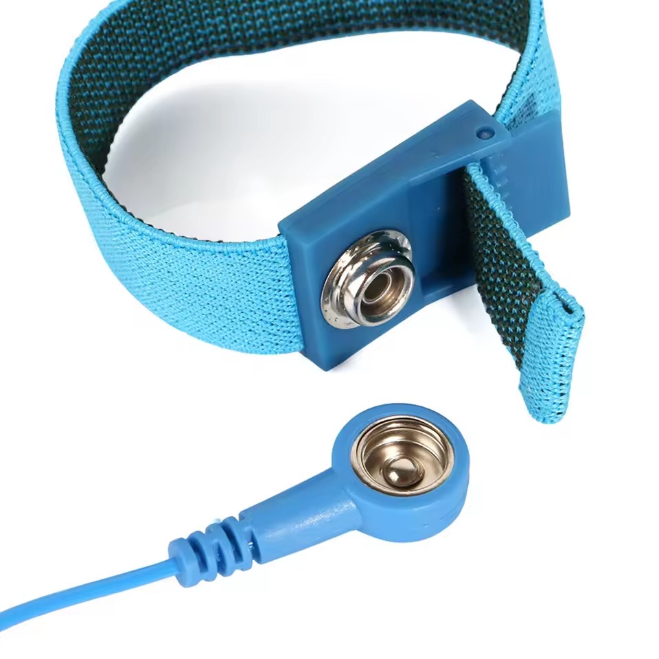 Anti Statik Rafflarla İşyeri Güvenliğini Artırın