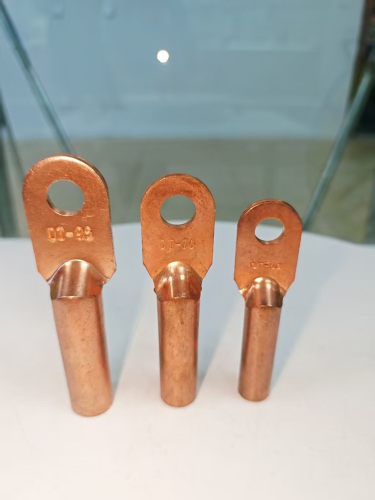 Jak správně instalovat a udržovat bimetalický svorkový kolík.