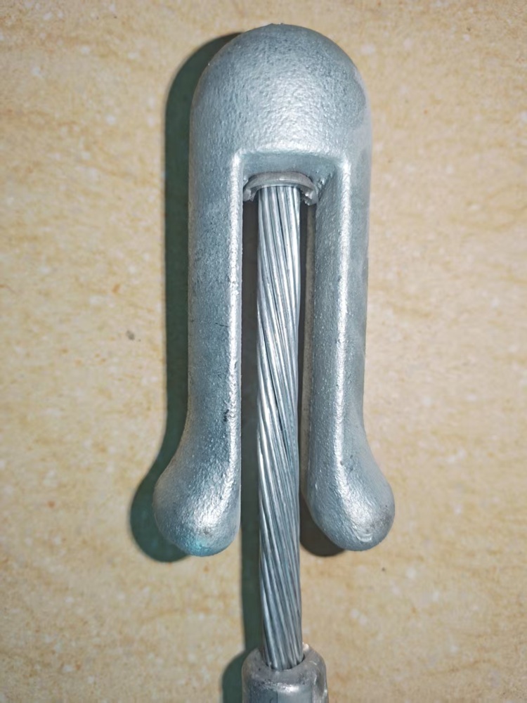 अधिकतम सुरक्षा और सुरक्षा के लिए औद्योगिक-शक्ति वाला क्लैंप