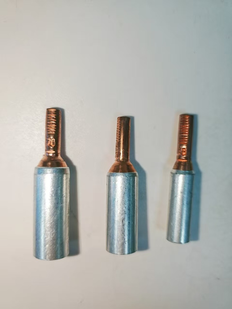 सुघड़ क्लैंप डिज़ाइन के साथ अपनी धातु की रस्सी को जगह में रखें