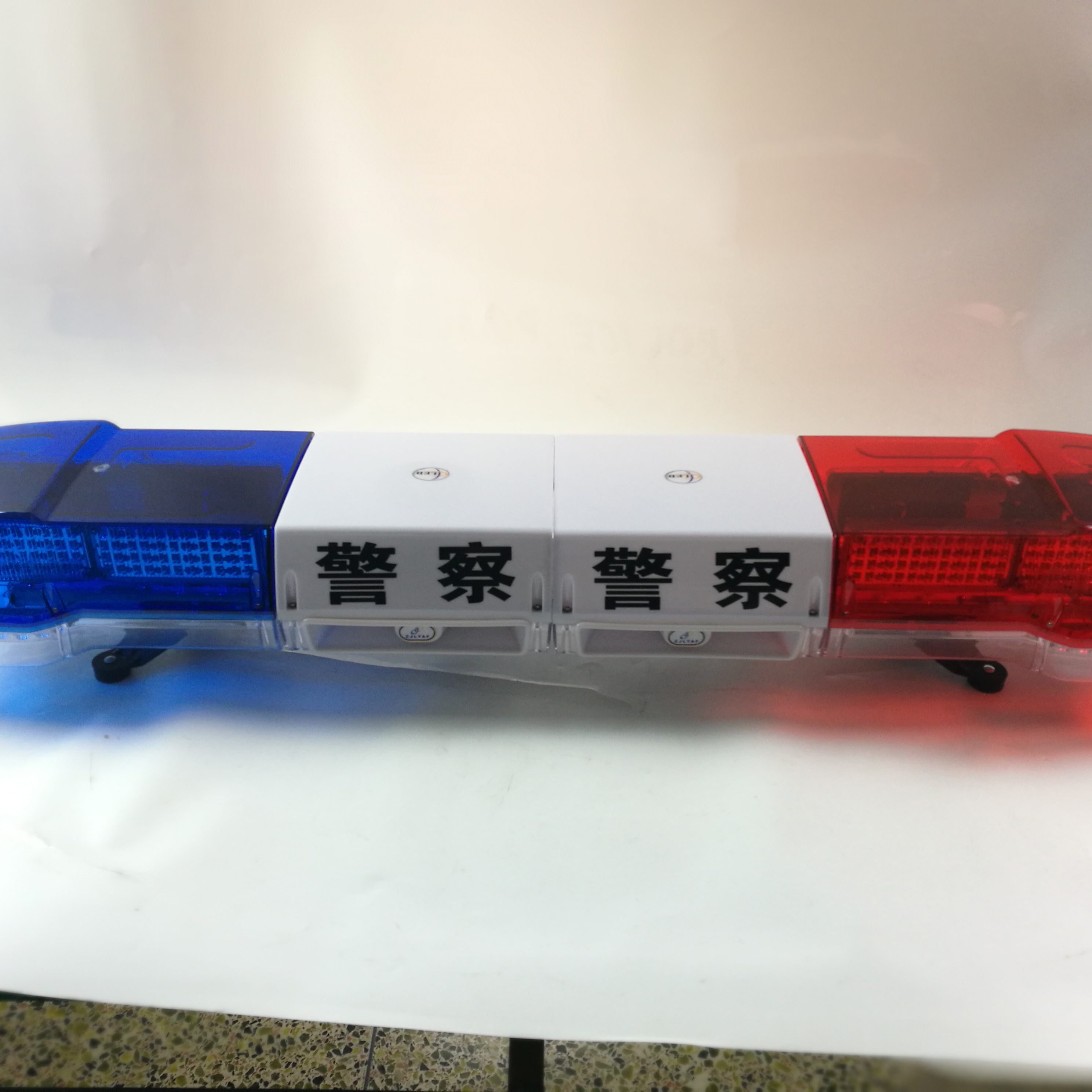 Pålidelig leverandør af premium belysningsløsninger til nødfartøjer