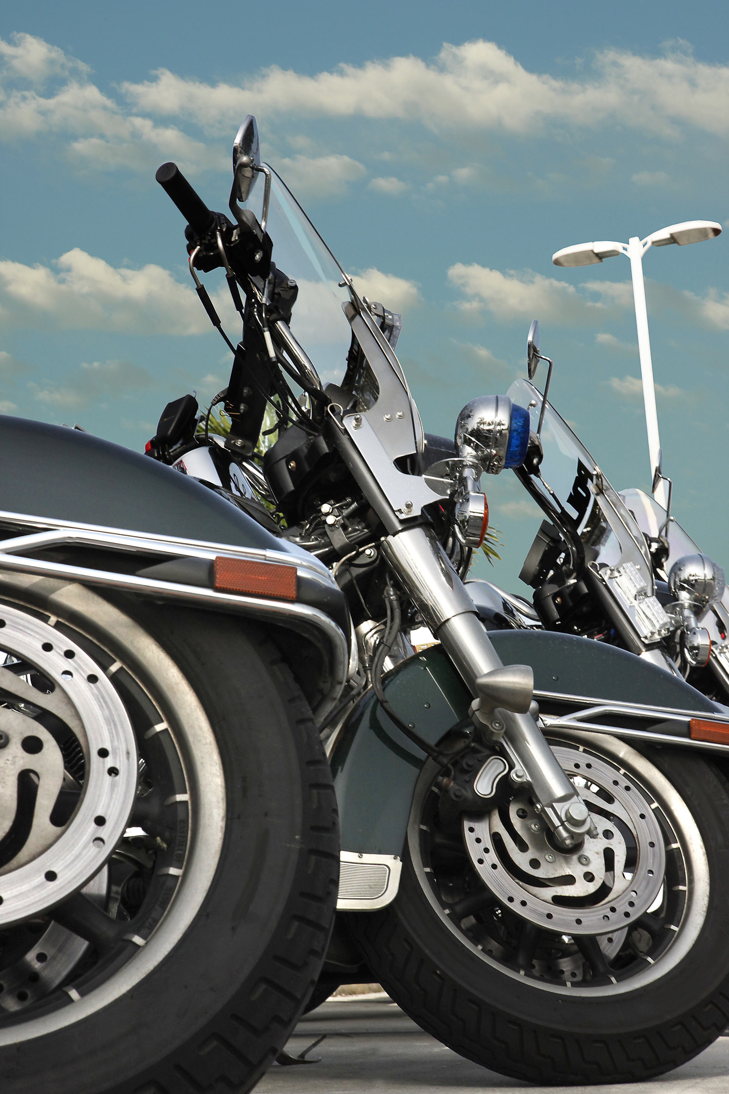 วิธีการทาท็อปโค้ตเจลให้ได้คุณภาพเหมือนร้านทำเล็บที่บ้าน