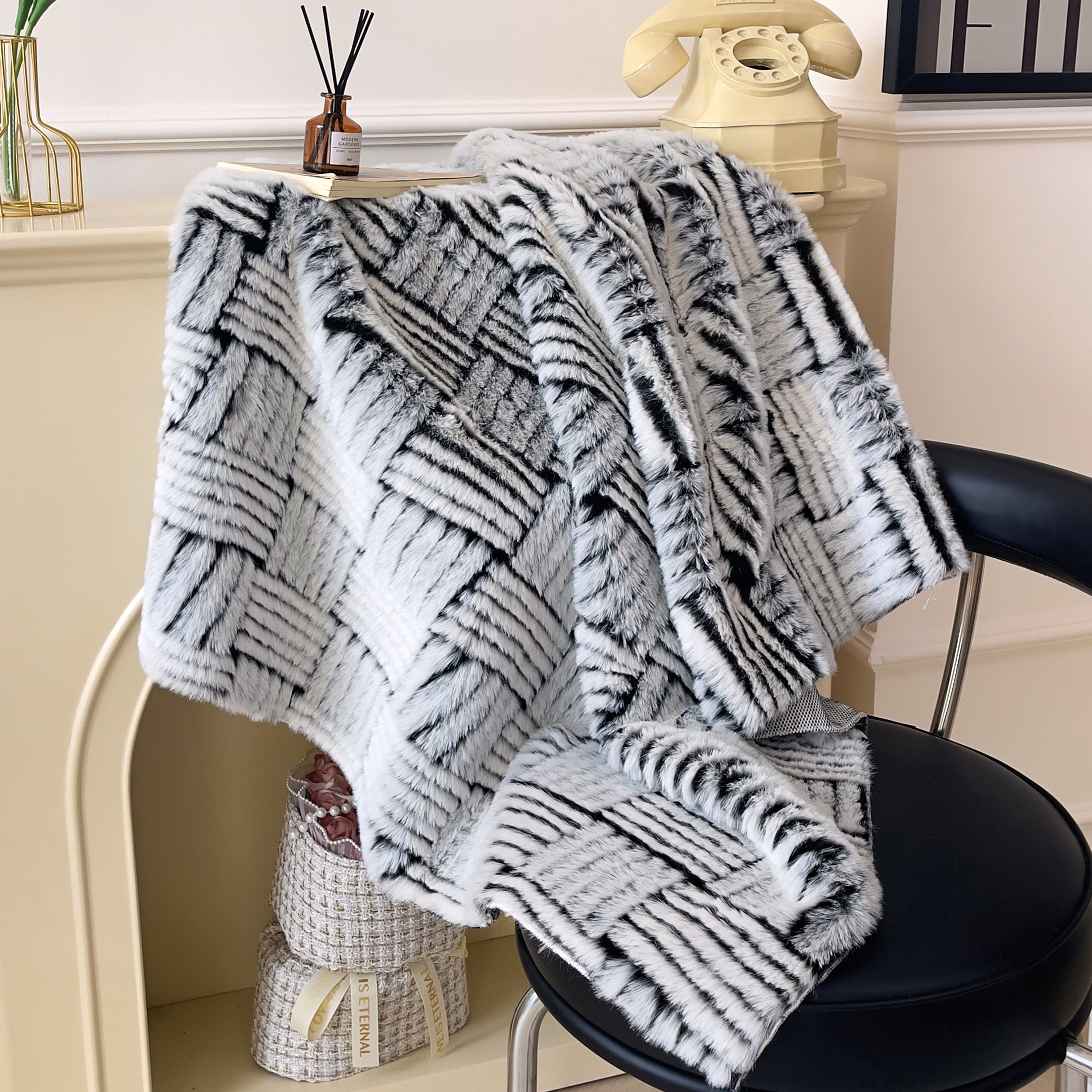 IMITAZIONE INCISIONE IN RILIEVO CASHMERE