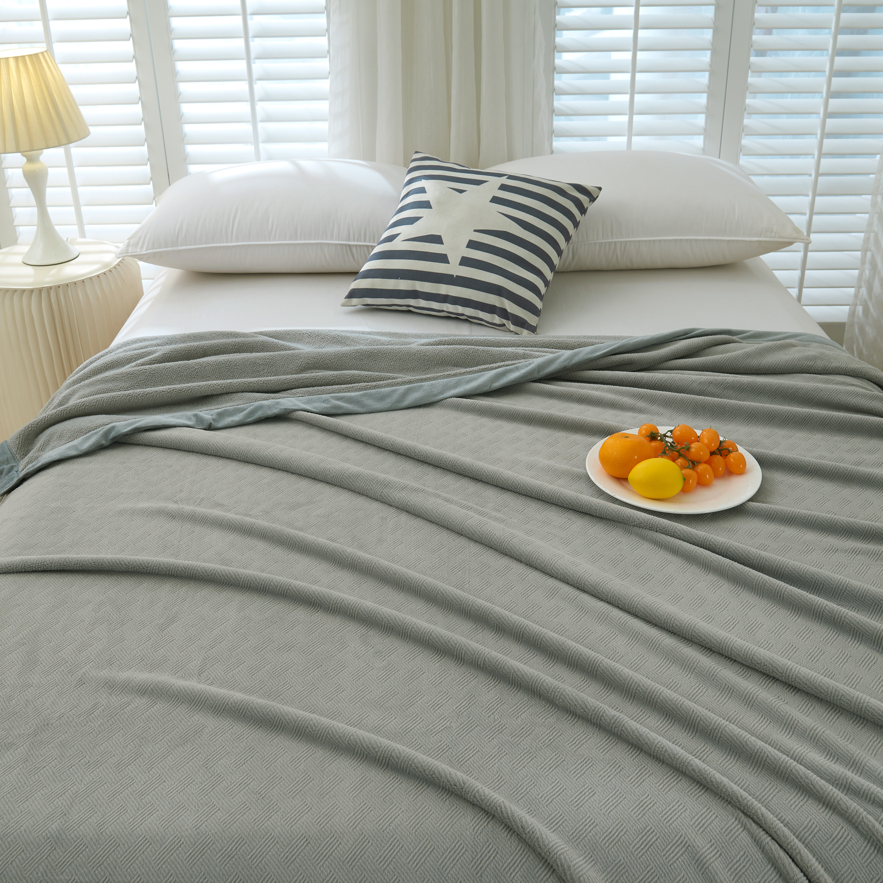 Jkun tibgħad minn il-ħarsa b’blanketa tal-sherpa