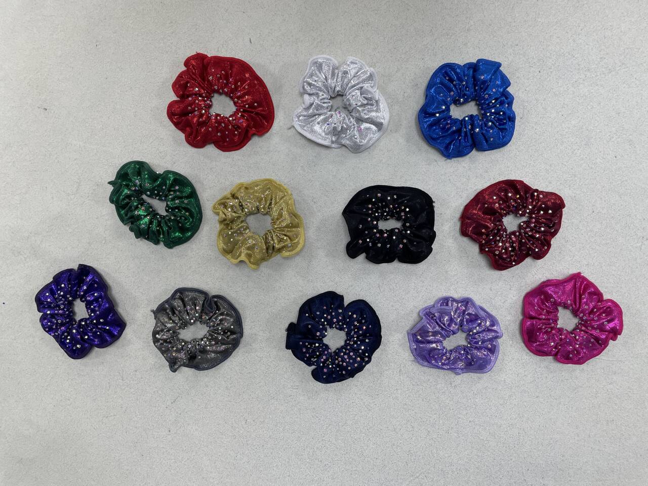 लाभदायक पुनर्विक्रय अवसरों के लिए थोक में स्क्रंची हेडबैंड की खरीदारी