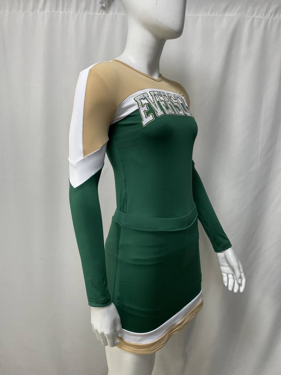 Skil dig ud ved træning med vores tilpassede og højepræstationsbeklædning