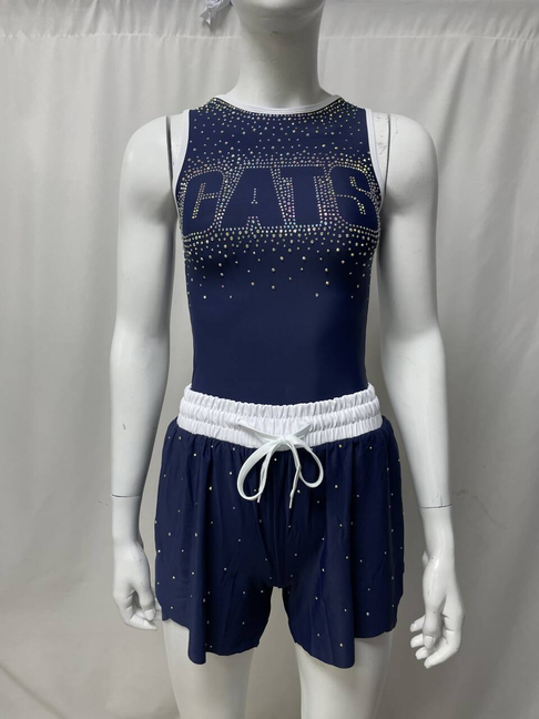 O'tmish uchun sizga mos keluvchi ikki qisimli shortlar va yuqori qisimli to'plamni sotib oling.