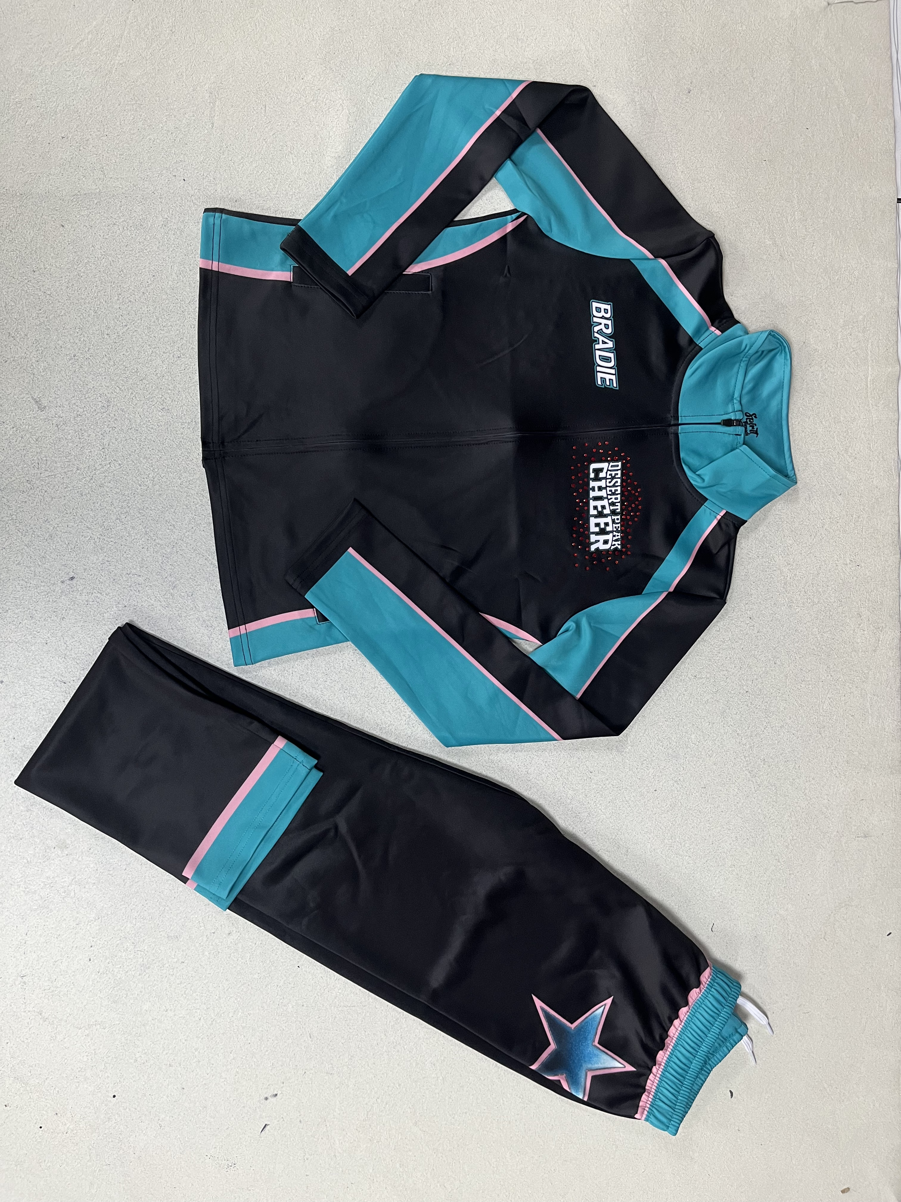 Bộ đồ thể thao bền bỉ cho mọi nhu cầu vận động của bạn